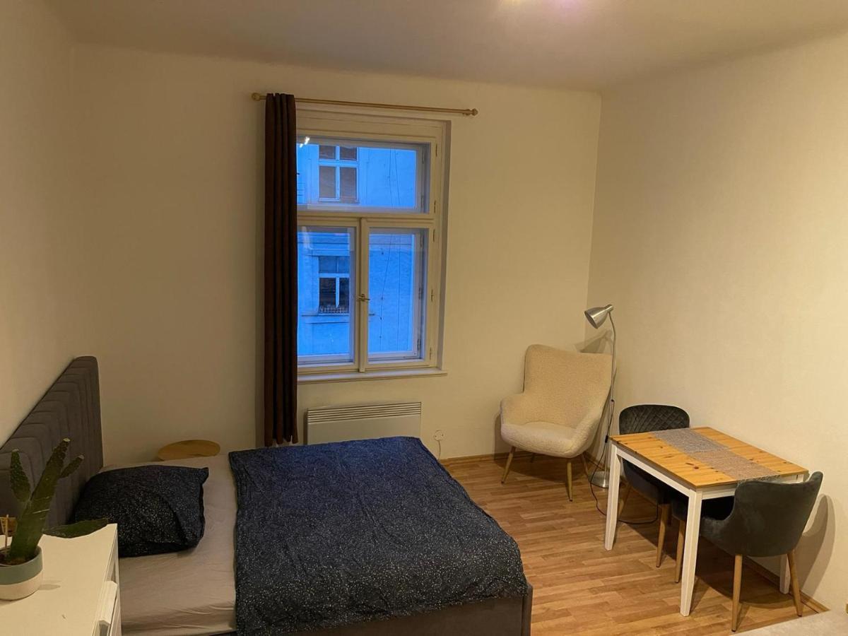 Sunlit Apartment Close To City Center Prague Extérieur photo