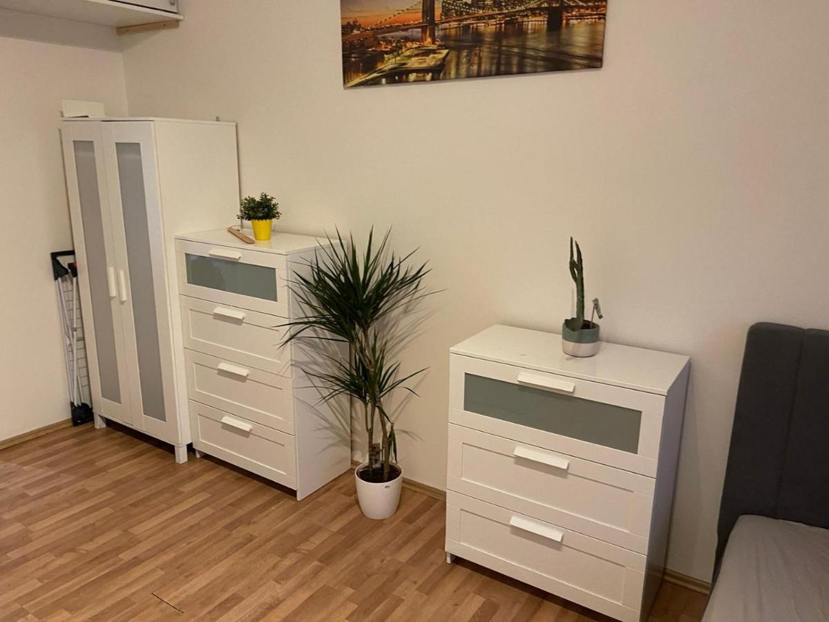 Sunlit Apartment Close To City Center Prague Extérieur photo